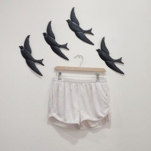 Elegant Cream Hoodie and Shorts Set - Picture 6 of 14